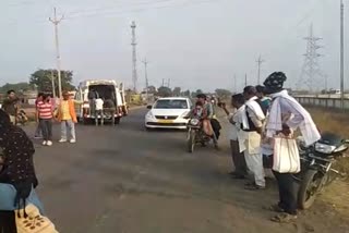 2 bike riders died due to truck collision
