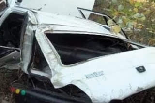 Baraati car crashed in the border area of Sirmaur Shimla