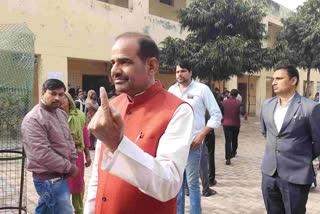 दक्षिणी दिल्ली के सांसद रमेश बिधूड़ी ने किया मतदान