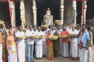 ஸ்ரீரங்கம் ரெங்கநாதர் தாயாருக்கு வஸ்திர மரியாதை