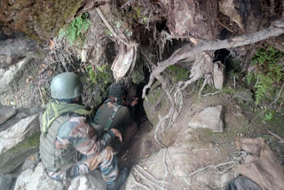 بھارتی فوج نے جموں و کشمیر پولیس کے ساتھ مل کر عسکریت پسندوں کے ٹھکانے کا پردہ فاش کیا