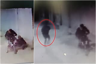 theft of child in Dhanbad  child theft in Dhanbad  Dhanbad parents pleaded for justice  Two people caught On CCTV in child theft  Dhansar police station  ಹೆಣ್ಣು ಮಗು ಕದ್ದು ಪರಾರಿ  ಕದ್ದು ಪರಾರಿಯಾಗುತ್ತಿರುವ ದೃಶ್ಯ ಸಿಸಿಟಿವಿಯಲ್ಲಿ ಸೆರೆ  ನಮಗೆ ದೂರೇ ಬಂದಿಲ್ಲ ಎಂದ ಪೊಲೀಸರು  ಮಕ್ಕಳ ಕಳ್ಳತನ ಪ್ರಕರಣ ಬೆಳಕಿಗೆ  ನ್ಯಾಯ ಕೊಡಿಸುವಂತೆ ಪೋಷಕರು ಮನವಿ  ಧನ್ಸಾರ್ ಪೊಲೀಸ್ ಠಾಣಾ ವ್ಯಾಪ್ತಿಯ ಚಂದಮಾರಿ ನಿವಾಸಿ  ಅಪರಿಚಿತ ಬೈಕ್ ಕಳ್ಳರು  ನಮ್ಮ ಮಗುವಿಗಾಗಿ ಹುಡುಕಾಟ  ಮಗು ಕಳ್ಳತನವಾಗಿರುವುದು ತಿಳಿದು ಬಂದಿದೆ