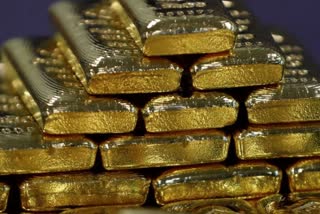 customs-department-seized-4-kg-712-grams-gold-in-mumbai-airport