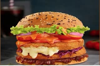 HYDERABAD CONSUMER COMMISSION ORDERS ZOMATO TO PAY COMPENSATION FOR DELIVERING CHICKEN BURGER INSTEAD OF PANEER BURGER