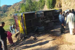 17 injured as bus turns turtle in Rajouri