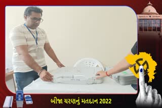 ગુજરાતમાં 182 બેઠકો પર મતદાન પૂર્ણ, અમદાવાદમાં ઇવીએમ સીલ કરાયા