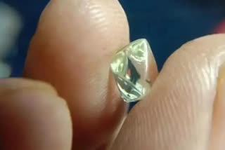 panna labor got diamond worth 12 lakhs from mine will be put up for auction