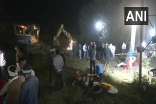 Madhya Pradesh  boy falls into borewell  boy trapped in borewell  Betul  Mandavi village  SDRF  Madhya Pradesh police  tanmay sahu  State Disaster Response Force  എട്ടു വയസുകാരൻ കുഴൽക്കിണറിൽ വീണു  400 അടി താഴ്‌ചയുള്ള കുഴൽക്കിണറിൽ വീണു  ബേതുൽ  മധ്യപ്രദേശ്  എസ്‌ഡിആർഎഫ്  തൻമയ് സാഹു