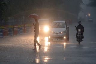 Kerala latest Weather updates  Weather updates Kerala  Weather updates  Kerala rain  ഇടിമിന്നലോടു കൂടിയ മഴക്ക് സാധ്യത  ബംഗാൾ ഉൾക്കടൽ  കാറ്റിന് സാധ്യത  കേന്ദ്ര കാലാവസ്ഥ വകുപ്പ്  കാലാവസ്ഥ വകുപ്പ്