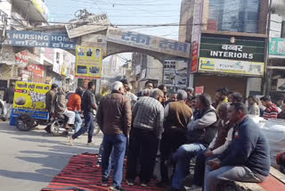 Ruckus on Jhajjar Road in Rohtak road jam Dispute between occupier and shop owner