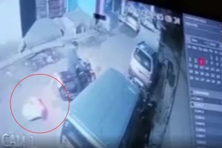 हमीरपुर में युवक की हत्या कर बाइक से घसीटा शव