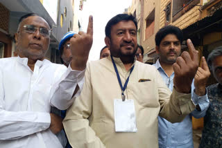 گجرات اسمبلی انتخابات میں مسلم امیدواروں کی قسمت کا فیصلہ کل