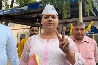 AAP FAMOUS TRANSGENDER CANDIDATE BOBBY KINNAR WINS FROM SULTANPURI A WARD