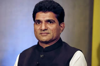 Isudhan Gadhvi, AAP's CM face in Gujarat, losing to BJP's Hardasbhai Bera in Khambhalia