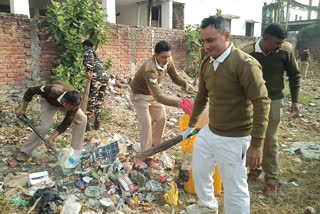 एसएसबी के जवानों ने चलाया स्वच्छता अभियान