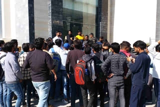 Unemployed youth demand of recruitment and exam date, protest in Jaipur