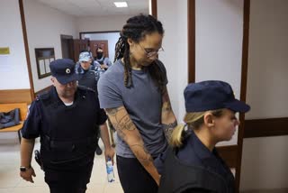 Russia releases US basketball star Brittney Griner in exchange for imprisoned Russian arms dealer  Russia releases US basketball star Brittney Griner  Brittney Griner  യുഎസ് ബാസ്‌ക്കറ്റ് ബോൾ താരത്തെ മോചിപ്പിച്ചു  ബ്രിട്ട്നി ഗ്രിനറെ മോചിപ്പിച്ചു  വിക്‌ടർ ബൗട്ട്  ജോ ബൈഡൻ  വിക്‌ടർ ബൗട്ടിനെ റഷ്യയ്‌ക്ക് വിട്ടുനൽകി  മരണത്തിന്‍റെ വ്യാപാരി അഥവാ വിക്‌ടര്‍ ബൗട്ട്  ബ്രിട്ട്നി ഗ്രിനറെ