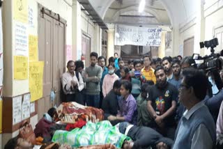 Student Hunger Strike continues over 30 hours in Kolkata Medical College