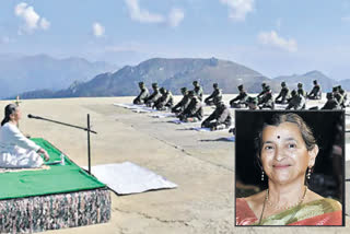 78-yr-old-widow-of-retired-army-officer-on-a-yoga-mission-trains-soldiers