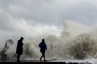 cyclone mandous makes landfall in tamilnadu