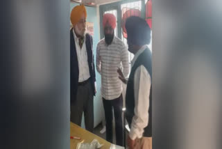 Red handed bribe taking patwari arrested in Ludhiana