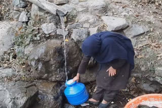 people-in-gugnad-kokernag-facing-water-crisis