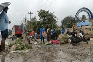 மாண்டஸ் புயலால் சாலையோர வியாபாரிகள் பாதிப்பு!