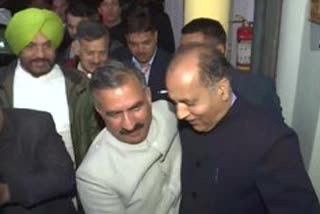 himachal-cm-designate-sukhwinder-singh-sukhu-meet-former-cm-jairam-thakur