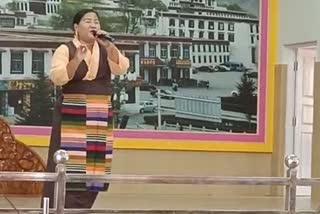 Tibetan lady sung Mungaru male Movie Song