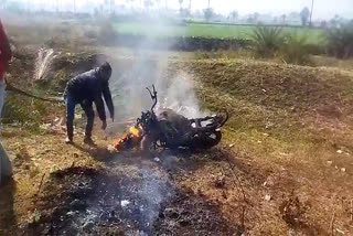 Shivpuri drunken husband set bike on fire