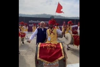 PM Modi plays traditional 'Dhol' in Nagpur