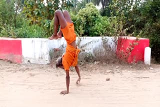 Devotee traveling to Babadham on hand