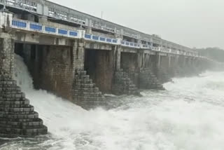 பூண்டி சத்தியமூர்த்தி நீர்த்தேக்கத்திலிருந்து தண்ணீர் திறப்பு