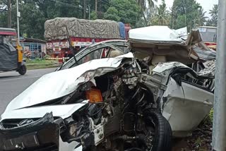 death  അപകടം  ലോറിക്കുപിന്നിൽ കാറിടിച്ച് യുവാവ് മരിച്ചു  കേരള വാർത്തകൾ  മലയാളം വാർത്തകൾ  car collided lorry on the Kollam National Highway  car collided with lorry  കാറപകടം  കൊല്ലത്ത് അപകടം  കൊല്ലം ദേശീയ പാതയിൽ അപകടം  കാറപകടത്തിൽ യുവാവ് മരിച്ചു  accident death  Kollam National Highway accident  car accident  malayalam news  kollam accident news  kerala news