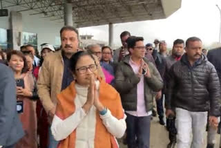 trinamool-congress-workers-in-meghalaya-welcome-mamata-banerjee-and-abhishek-banerjee-at-shillong