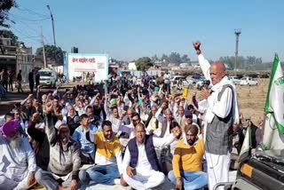 farmers-protest-in-yamunanagar-increase-sugar-mill-price