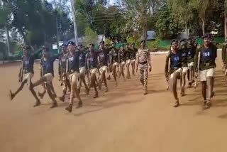 Viral video  police parade  police parade with Bollywood song  Bollywood song  Bollywood  Chattisgarh  അല്‍പം മ്യൂസിക് ആവാം  മ്യൂസിക്  ബോളിവുഡ്  പരേഡ്  പൊലീസ്  പൊലീസ് ബെറ്റാലിയന്‍  സമൂഹമാധ്യമങ്ങള്‍  ജനപ്രിയ ബോളിവുഡ് ഗാനത്തിനൊത്ത്  ചത്തീസ്‌ഗഡ്  റായ്‌പുര്‍