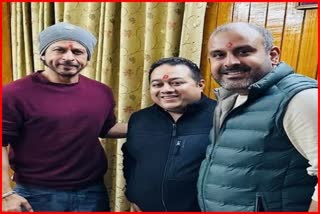 shah rukh khans photo viral from mata vaishno devi temple in katra