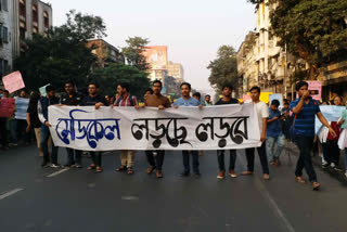 kolkata-medical-college-students-rally-to-demand-student-union-elections