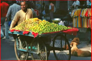 Maha govt scraps domicile certificate rule for hawkers ahead of BMC elections