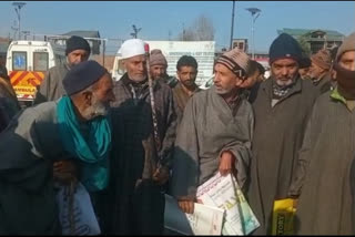 کولگام میں جسمانی طور پر معذور افراد کا احتجاج