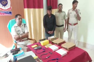 fraud Delivery boy arrested Kendrapara who returning Garbage packet in return products