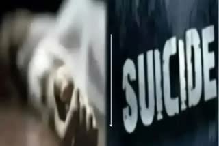 2 महिलाओं ने की आत्महत्या