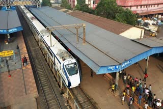 Stone pelting on Vande Bharat Express