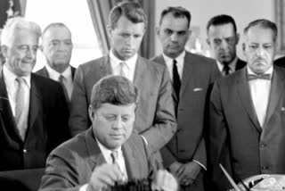 US govt releases new group of JFK assassination documents