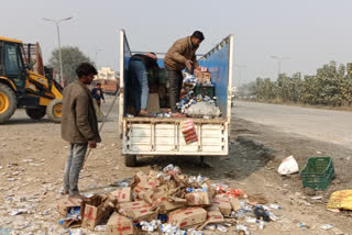 गोपालगंज में जब्त शराब नष्ट किया गया