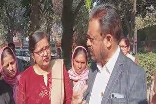 Asha workers protested in front of the Civil Surgeon office at Amritsar