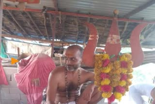 sant bhaiya sarkar sitting on shivling