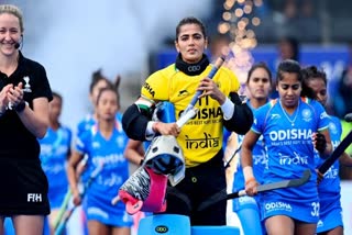 India beat Ireland in shootout to reach final