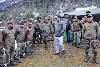 Etv BUnion Minister Kiren Rijiju meeting the soldiers of the Indian Armyharat